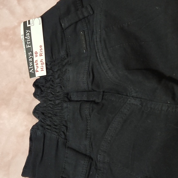 NWT Short - Picture 4 of 6